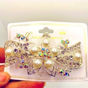 Barrette crystals and faux pearls. VERY BRILLIANT